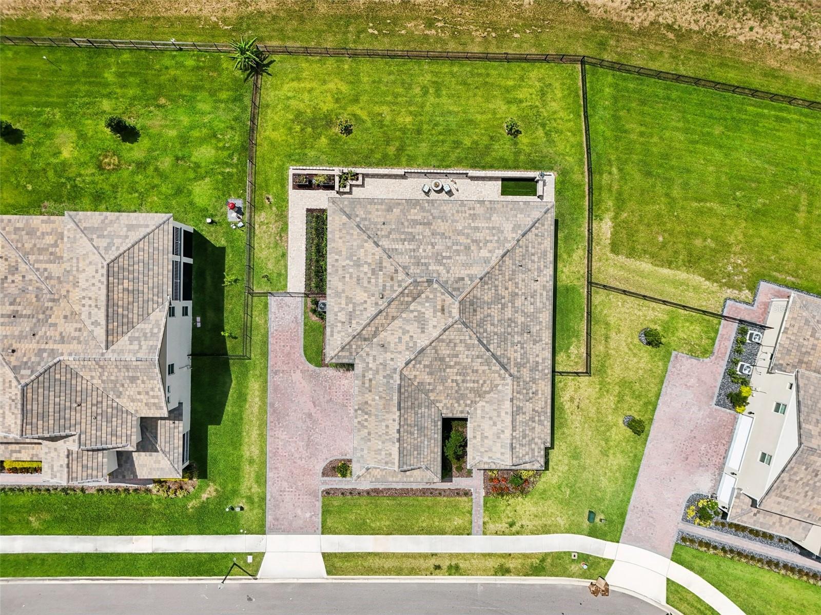 Image 34 of 41 For 17838 Hither Hills Circle