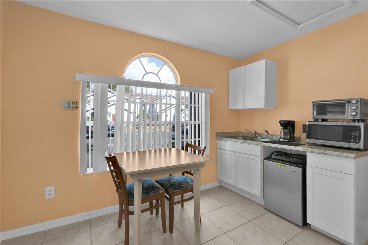 Image 5 of 15 For 203 Coco Plum Drive Front Unit