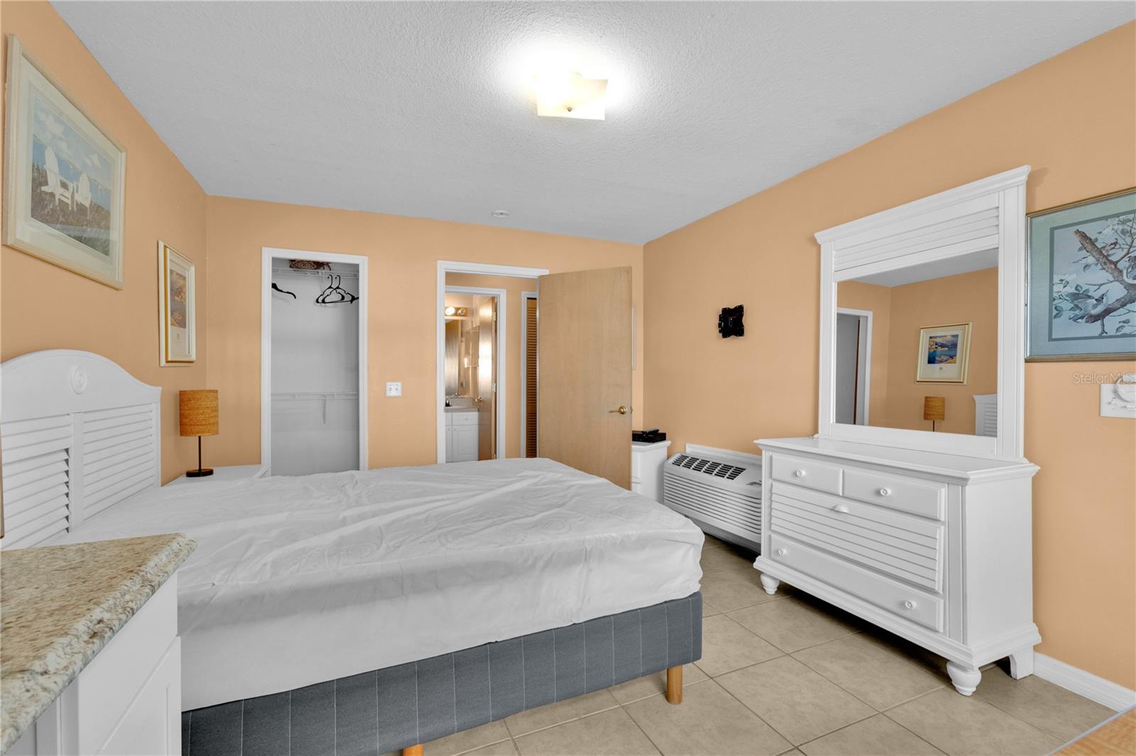 Image 6 of 15 For 203 Coco Plum Drive Front Unit