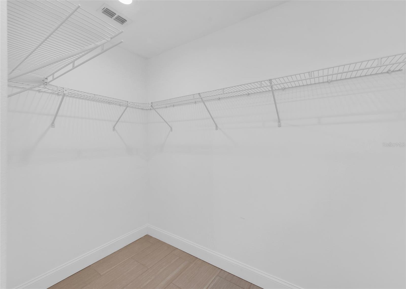 Image 15 of 20 For 1206 Beechdale Court
