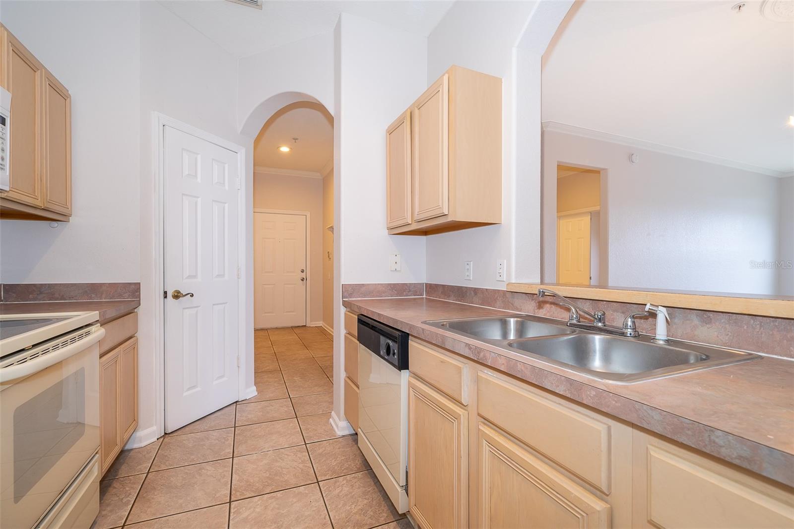 Image 8 of 26 For 7123 Yacht Basin Avenue 333