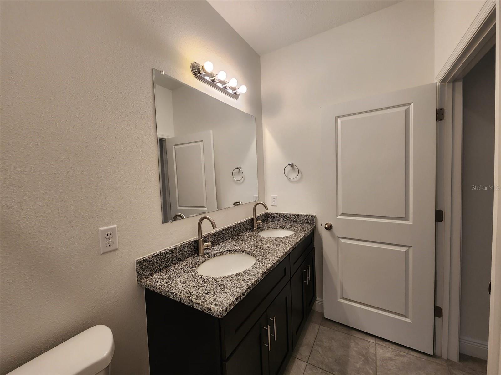 Listing photo id 11 for 3650 128th Place