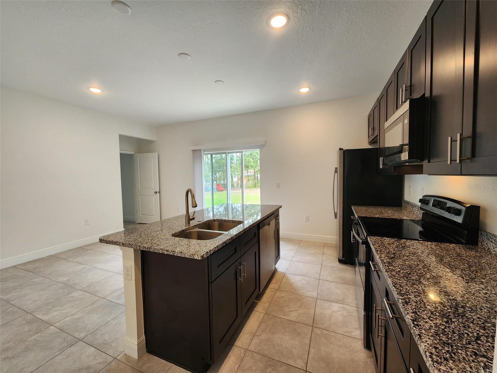 Listing photo id 2 for 3650 128th Place