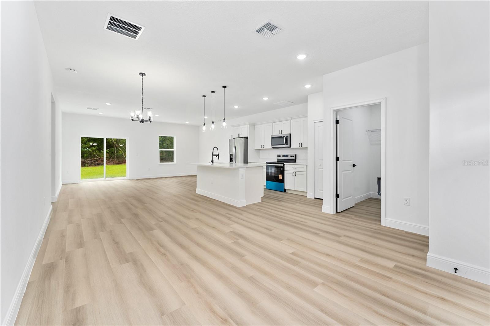 Image 4 of 41 For 9312 Akola Way