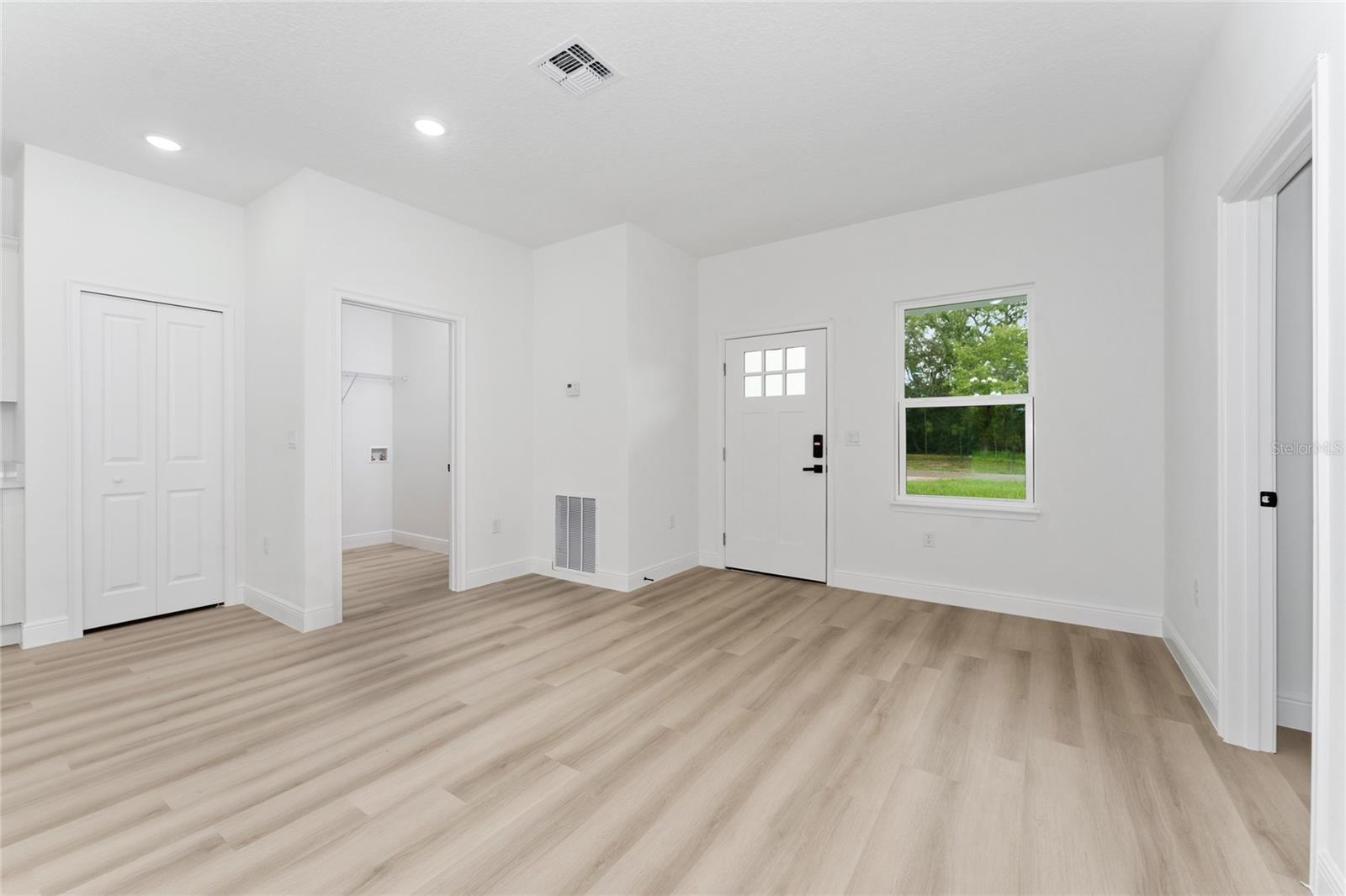 Image 5 of 41 For 9312 Akola Way