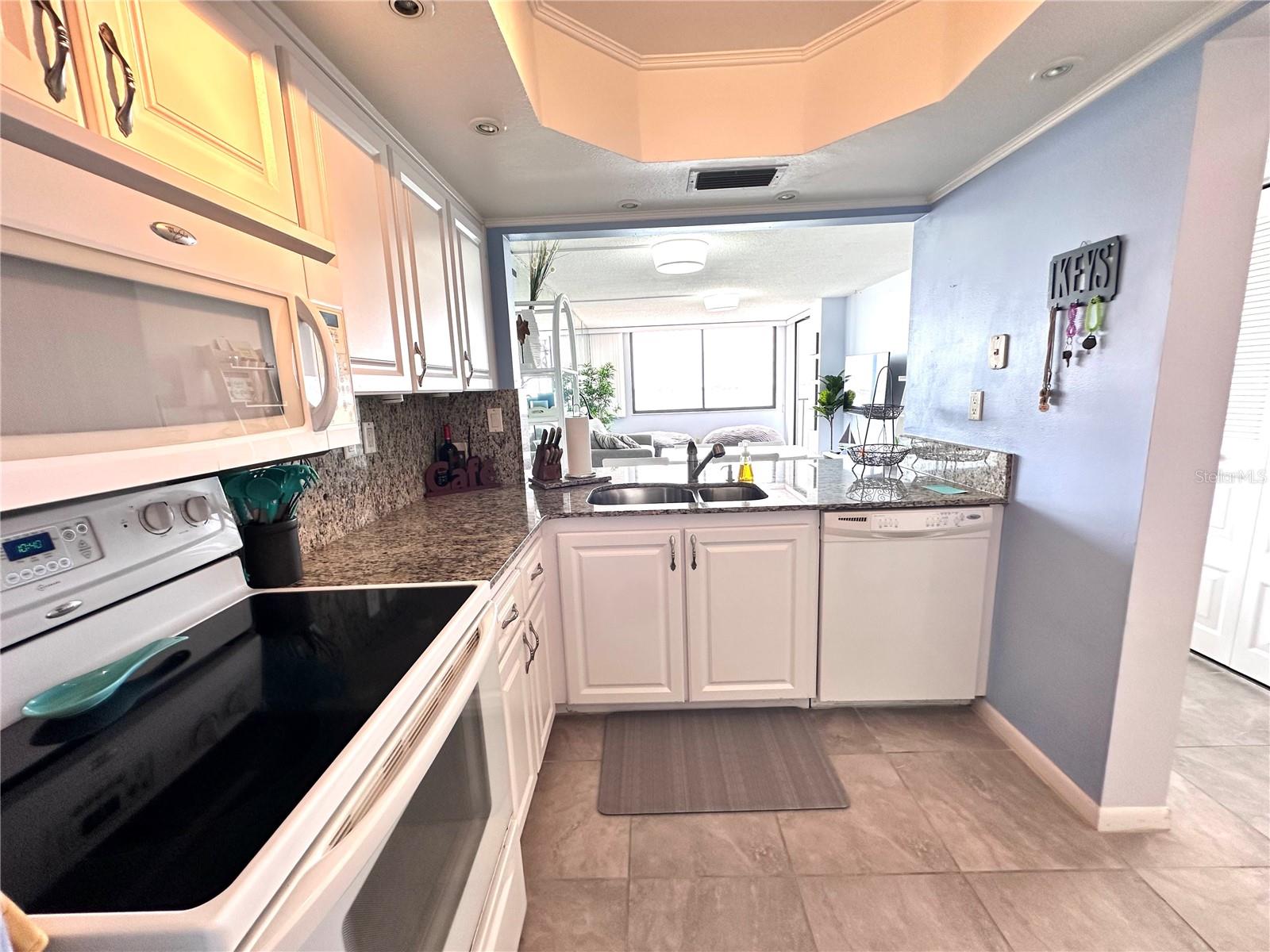 Image 17 of 39 For 6361 Bahia Del Mar  601