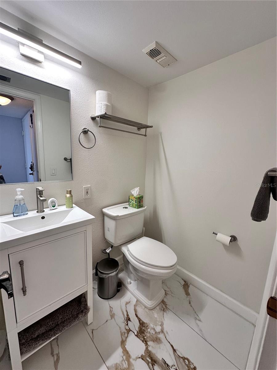 Image 21 of 39 For 6361 Bahia Del Mar  601