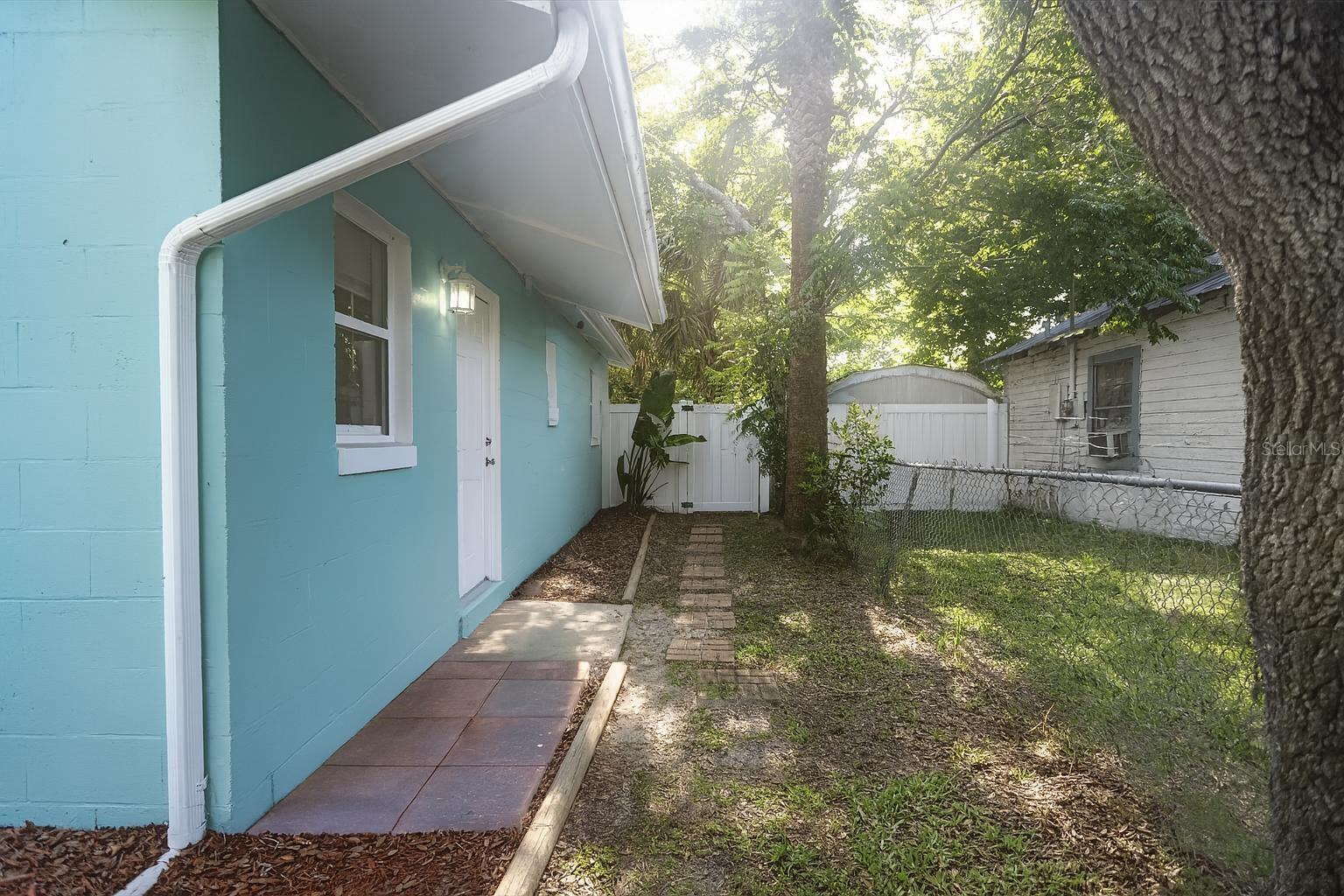 Image 4 of 29 For 1808 Mulberry Avenue