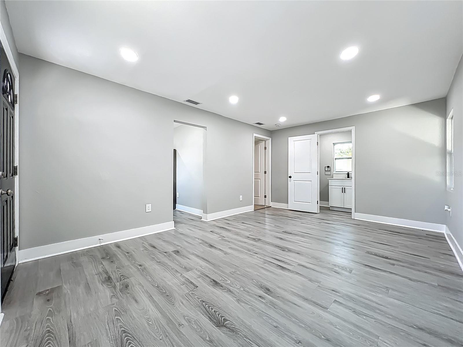 Image 8 of 26 For 4553 Piedmont Street