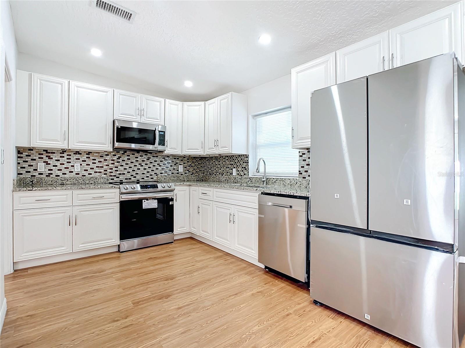Image 12 of 42 For 2812 Dawley Avenue