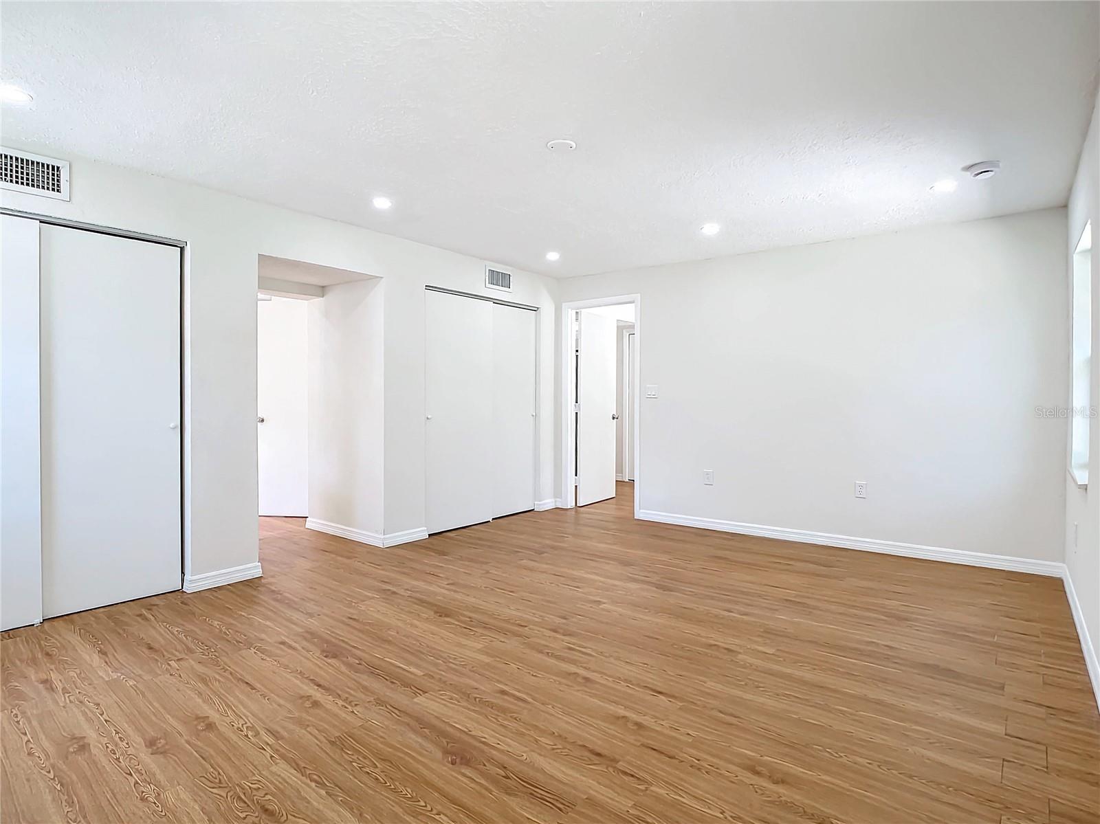 Image 17 of 42 For 2812 Dawley Avenue
