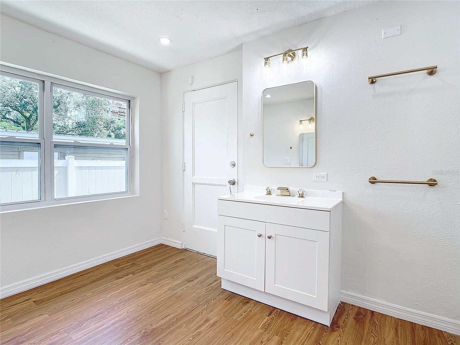Image 21 of 42 For 2812 Dawley Avenue