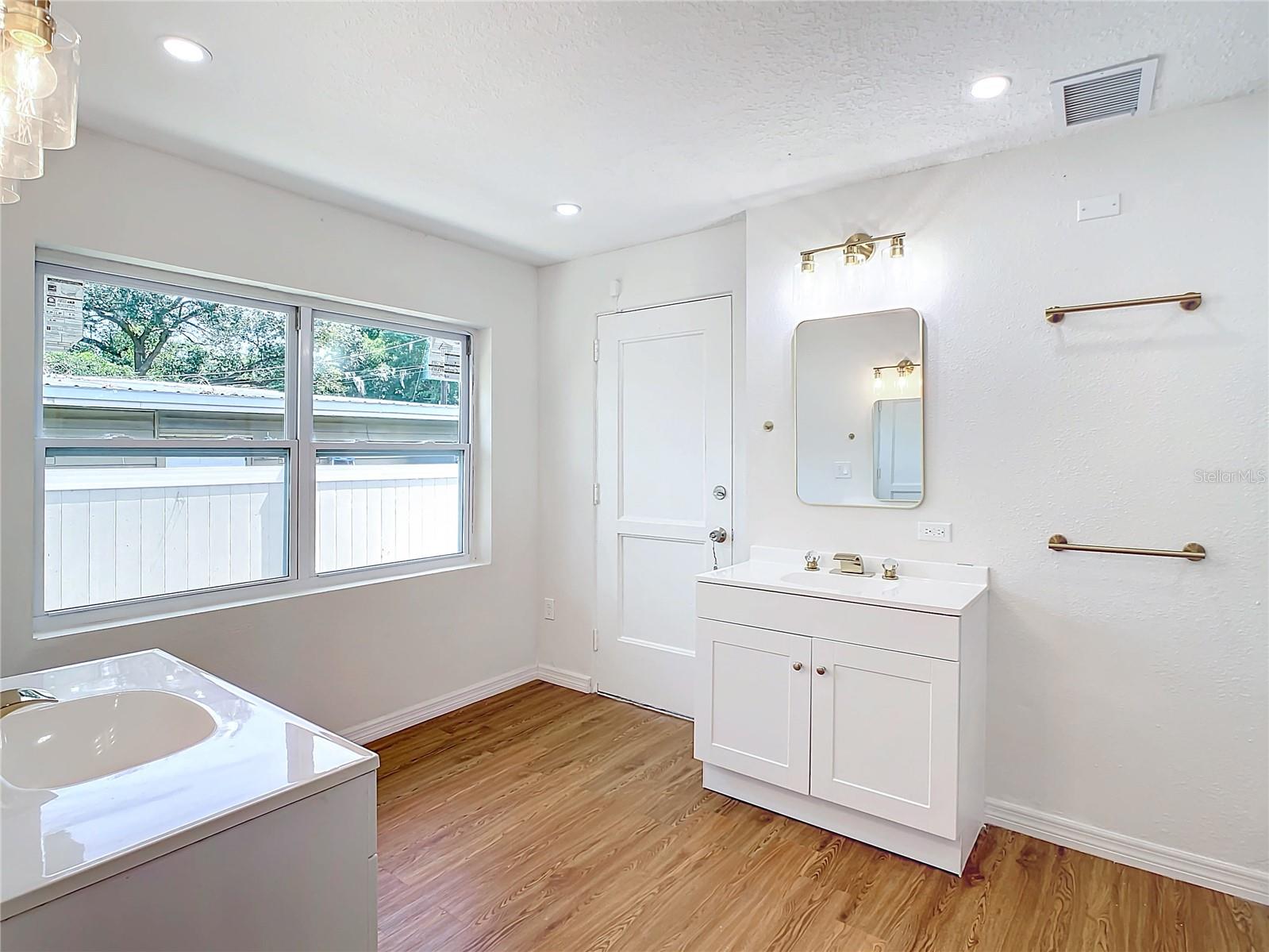 Image 23 of 42 For 2812 Dawley Avenue