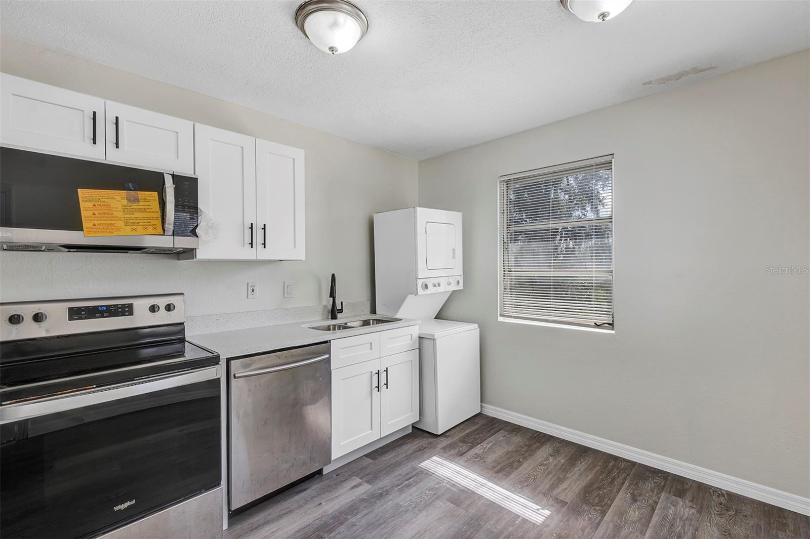Image 5 of 13 For 751 Bellevue Avenue 3
