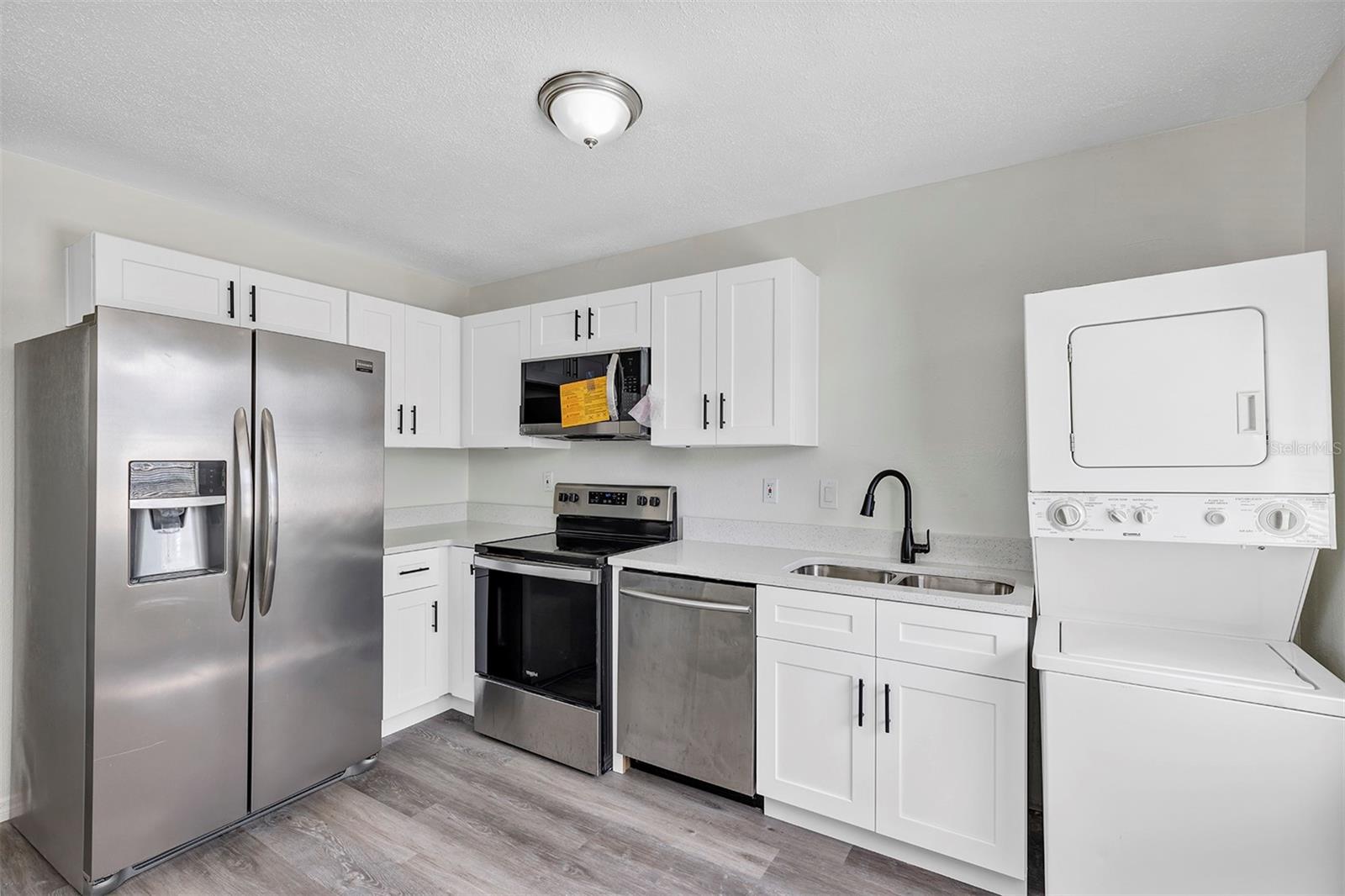 Image 6 of 13 For 751 Bellevue Avenue 3