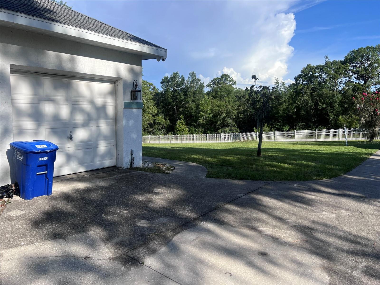 Listing photo id 0 for 2515 Hampshire Street