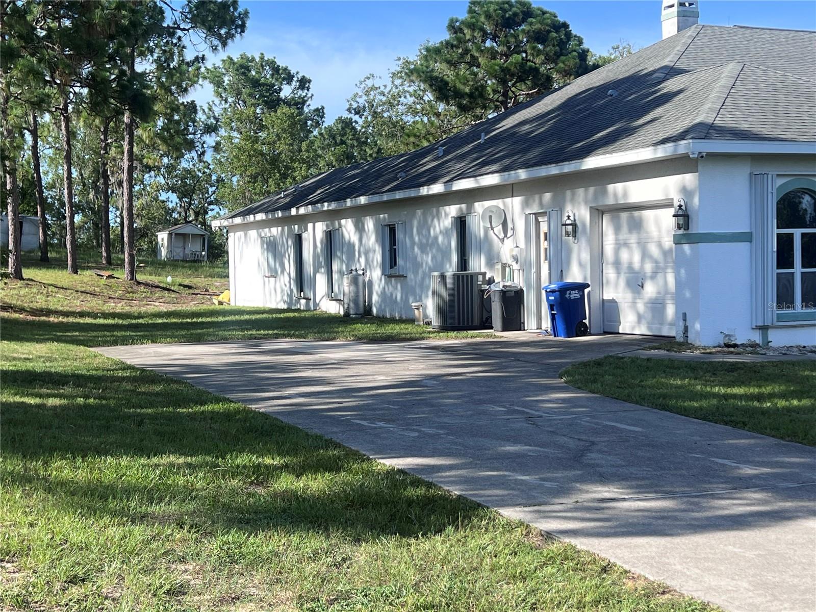 Listing photo id 1 for 2515 Hampshire Street