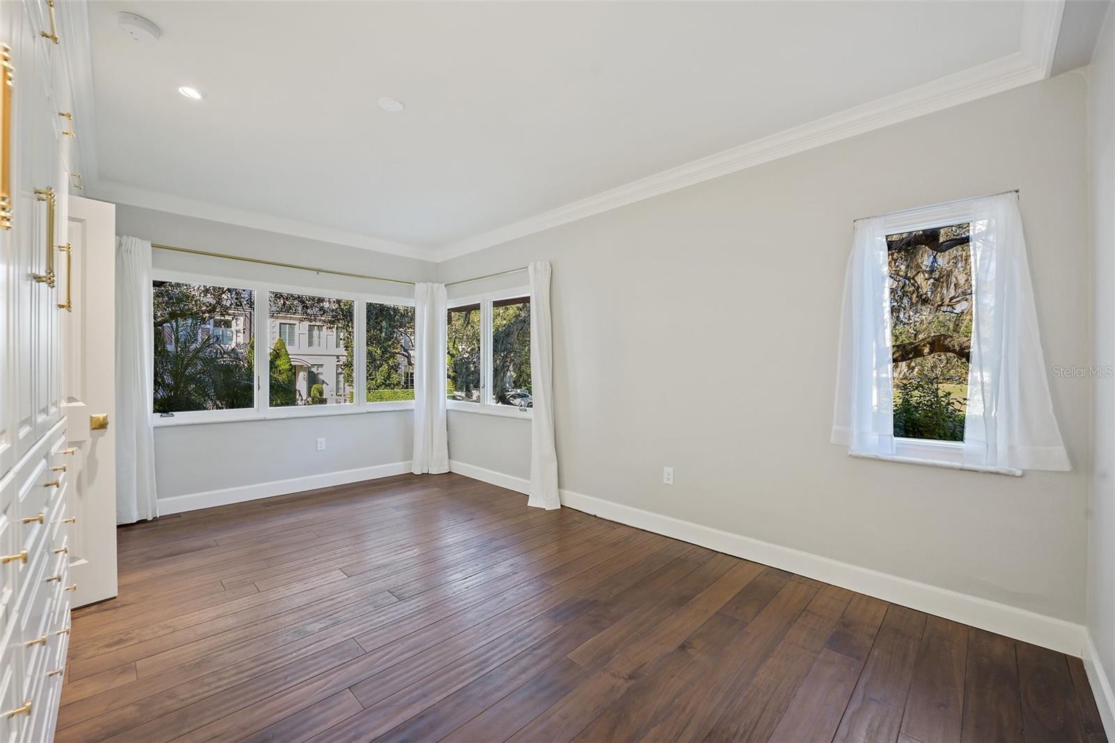 Image 14 of 28 For 640 Park Avenue 3
