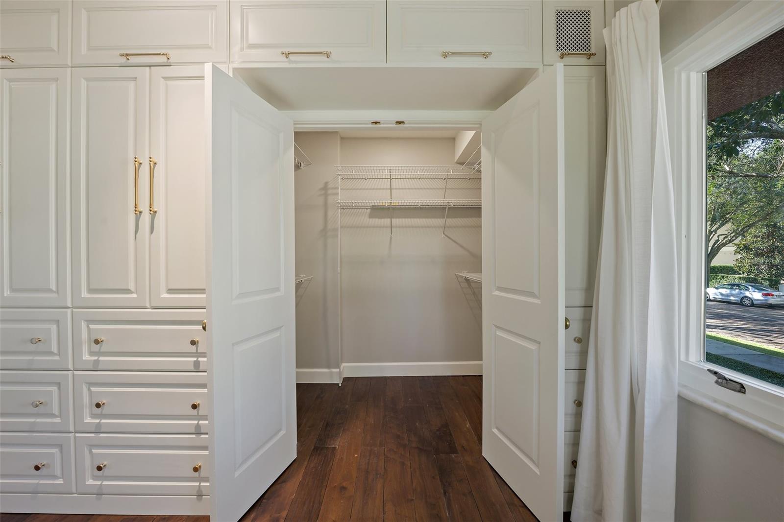Image 17 of 28 For 640 Park Avenue 3