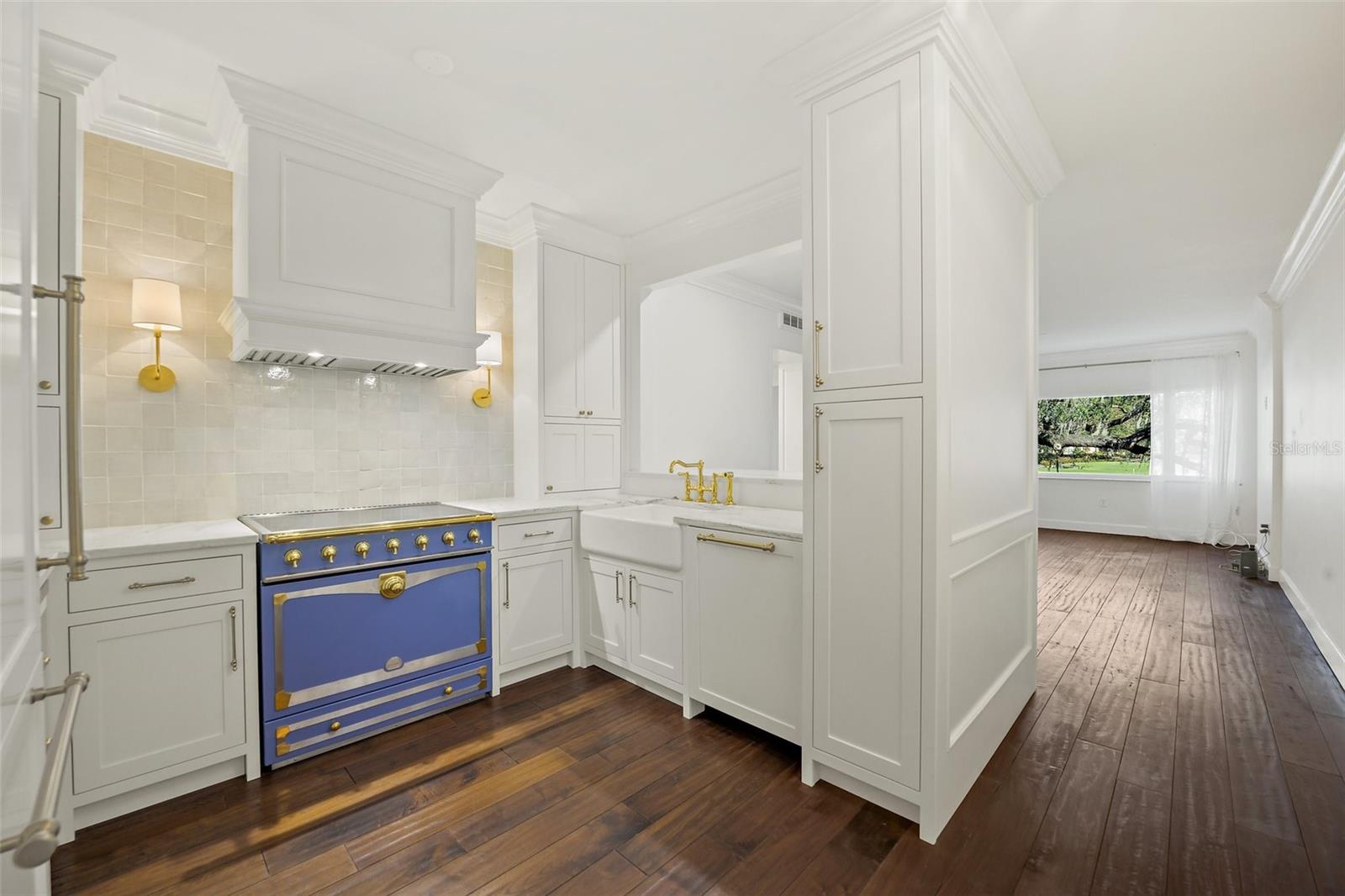 Image 2 of 28 For 640 Park Avenue 3