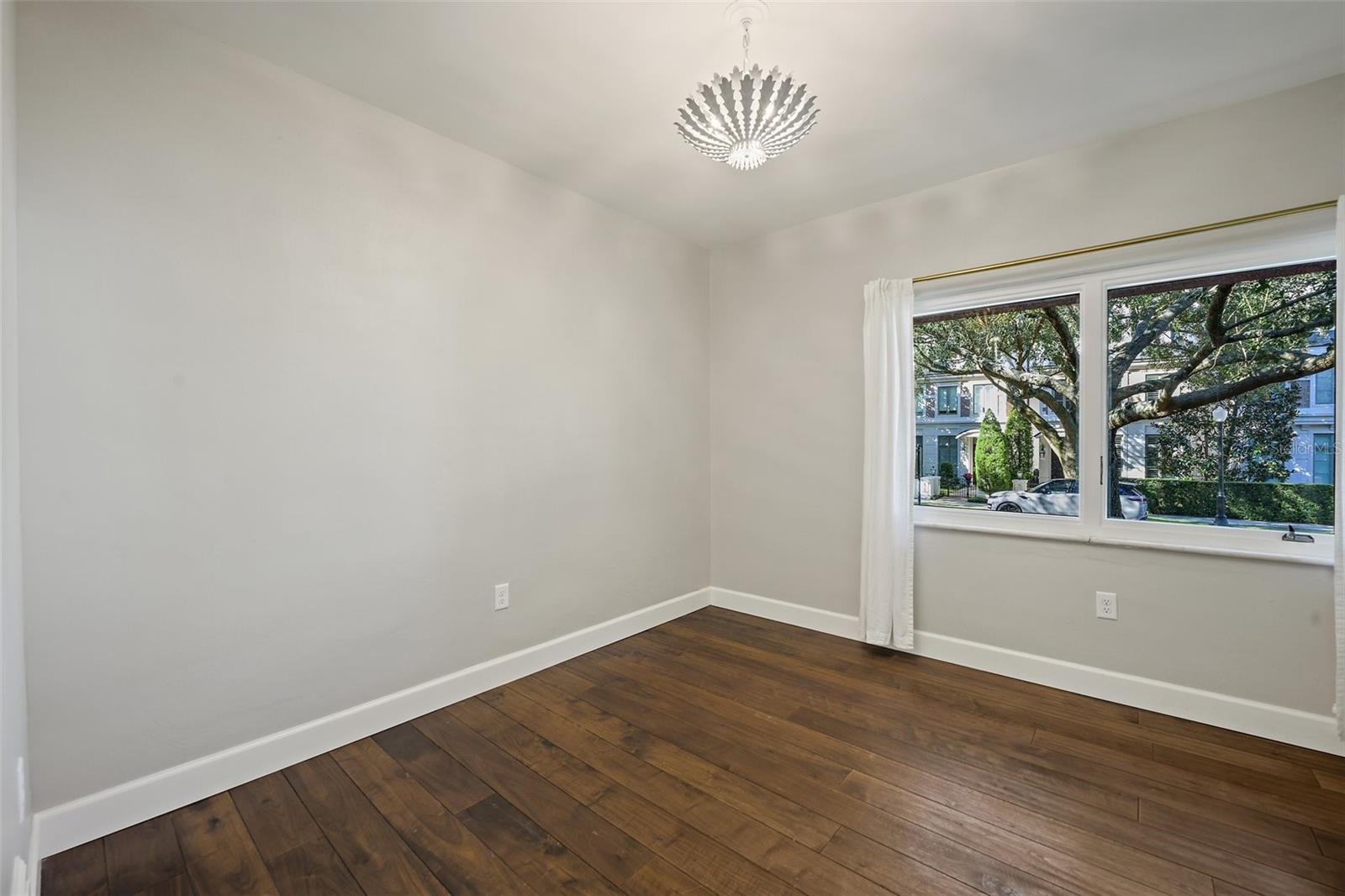 Image 20 of 28 For 640 Park Avenue 3