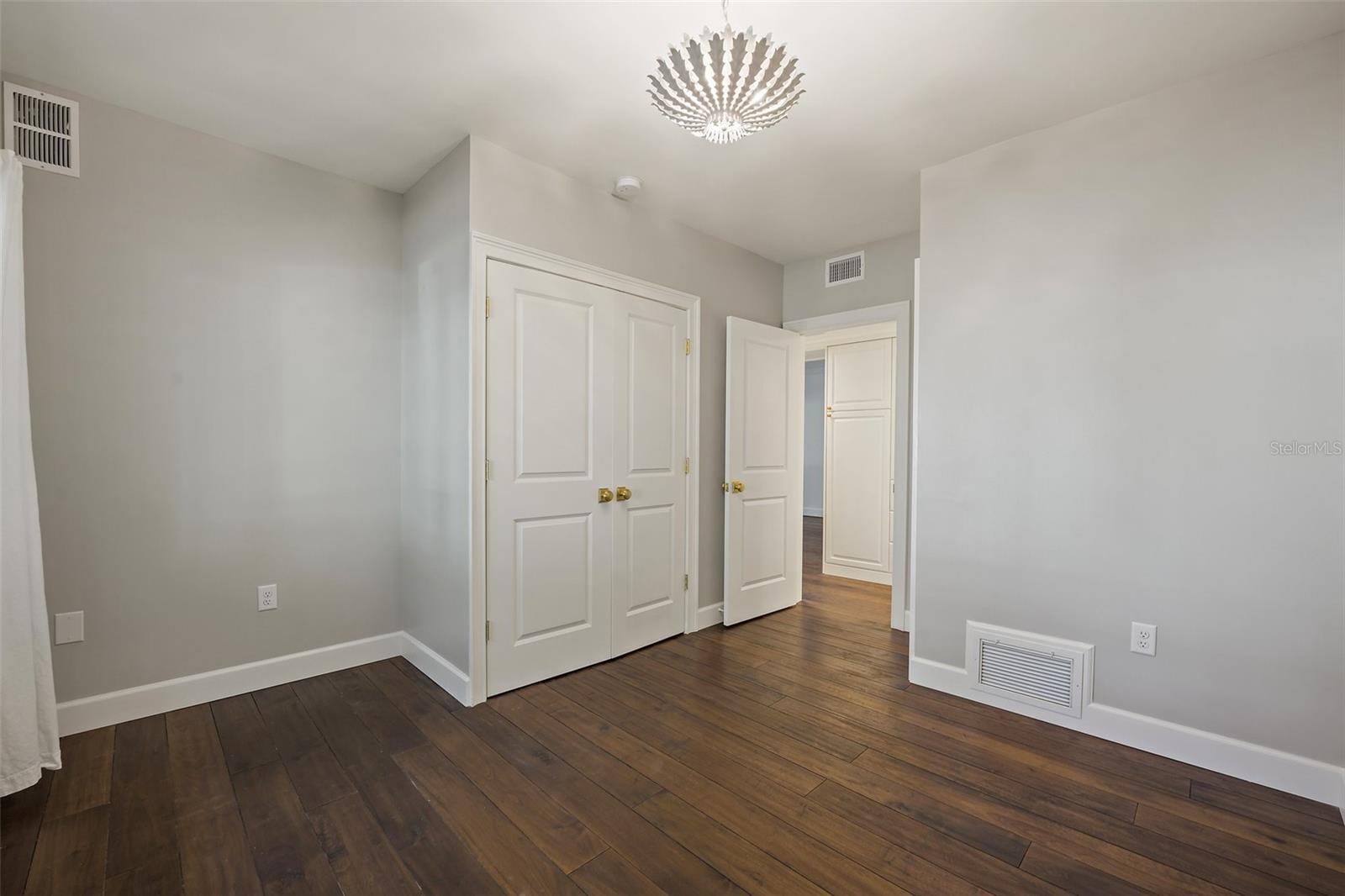 Image 22 of 28 For 640 Park Avenue 3