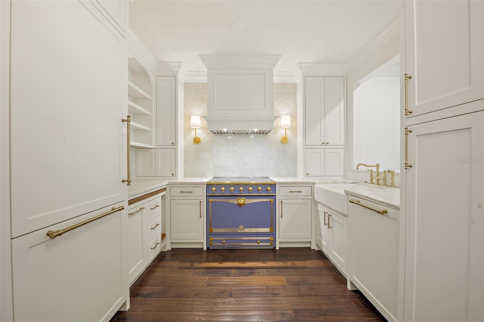 Image 3 of 28 For 640 Park Avenue 3