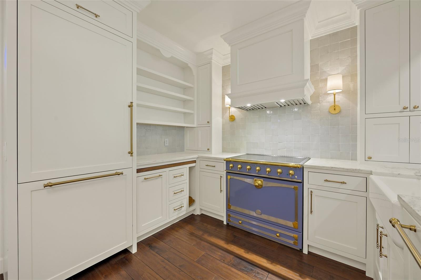 Image 4 of 28 For 640 Park Avenue 3