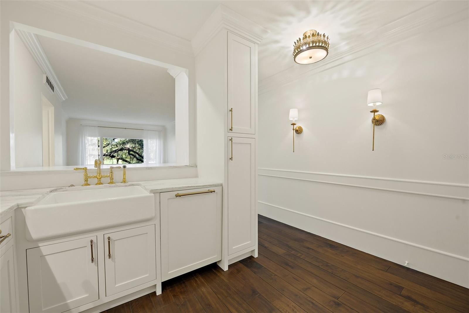 Image 6 of 28 For 640 Park Avenue 3