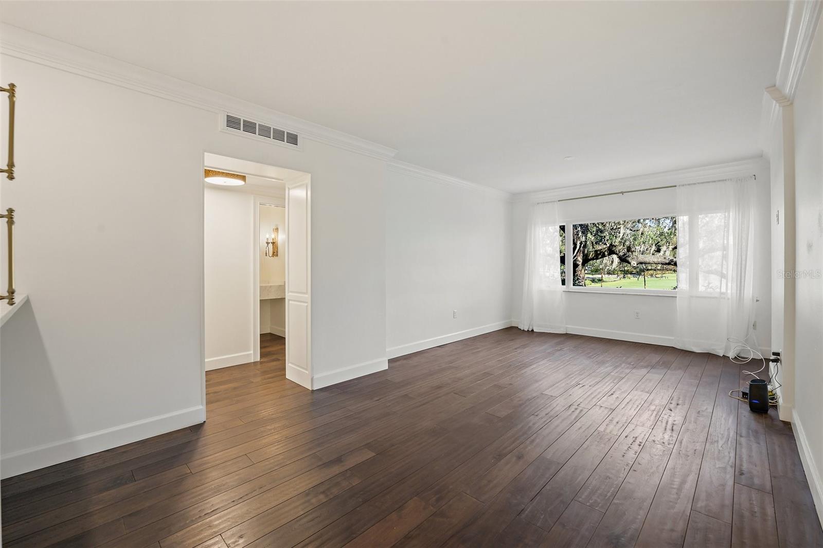 Image 9 of 28 For 640 Park Avenue 3