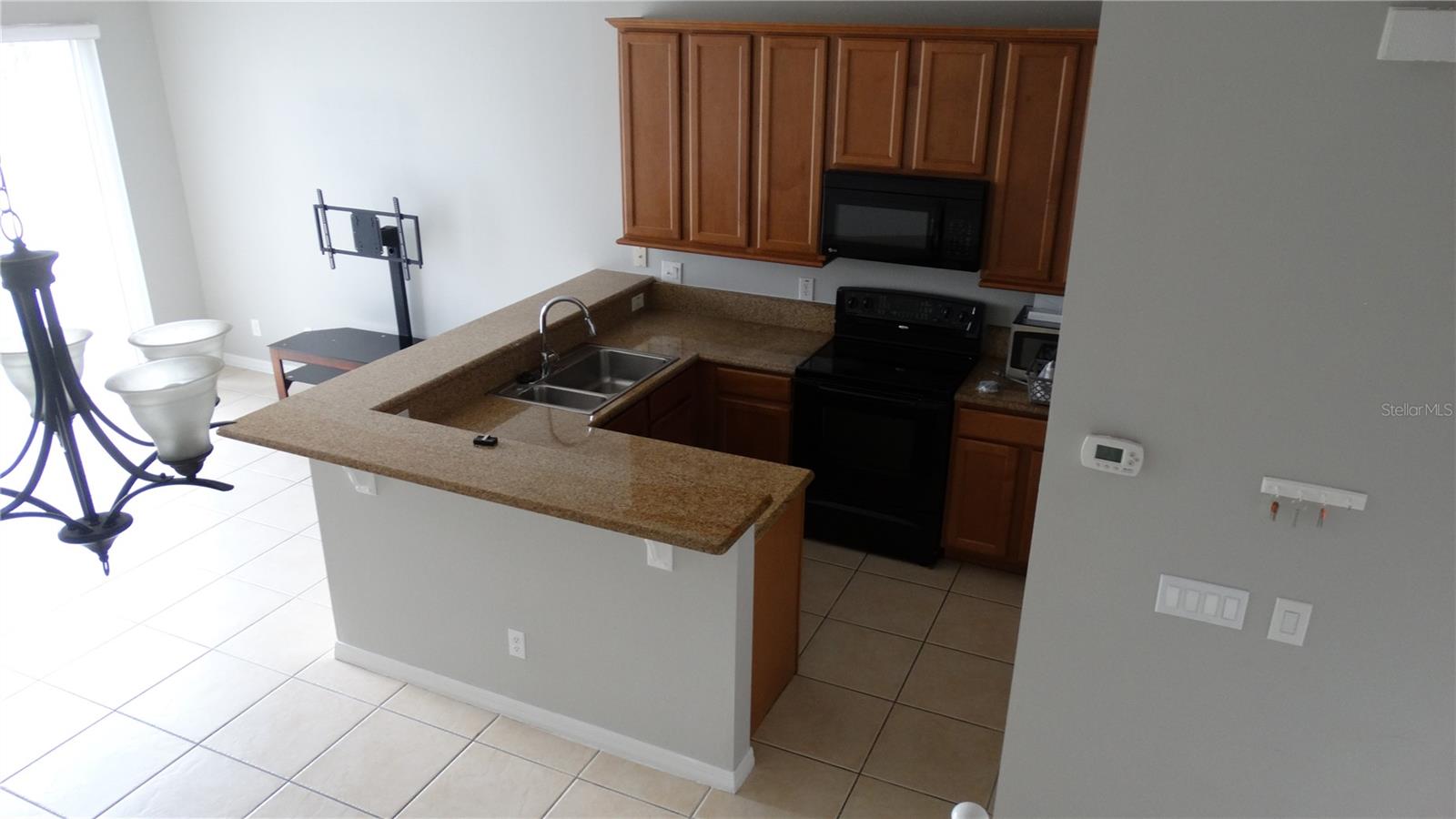 Image 3 of 26 For 3919 Cesare Street