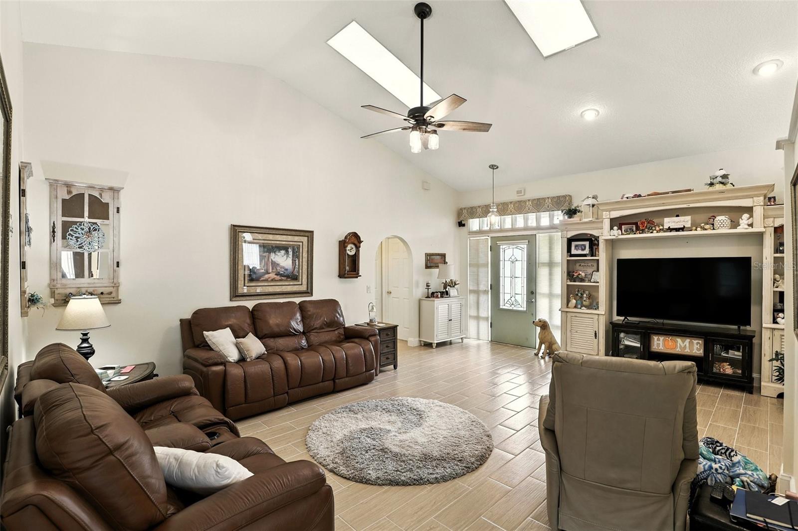 Image 24 of 37 For 1025 Whittier Circle