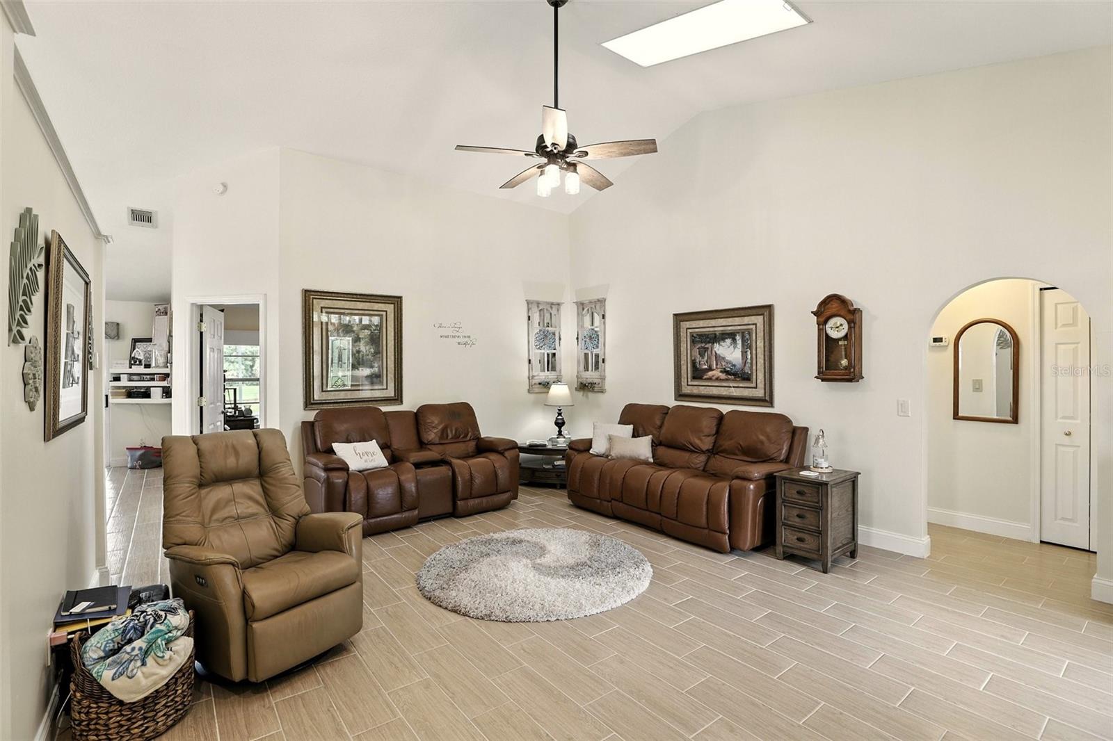 Image 8 of 37 For 1025 Whittier Circle