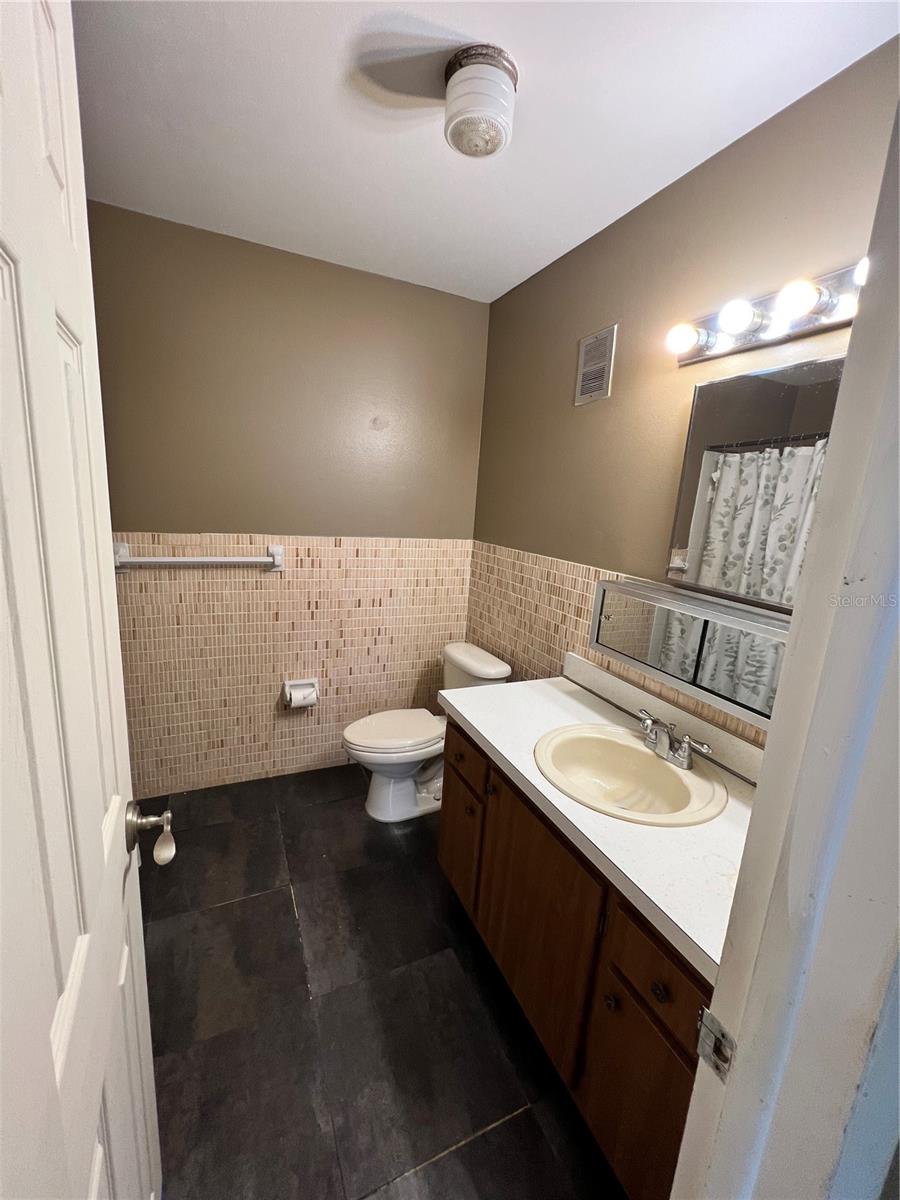 Image 3 of 14 For 4328 Edgewater Drive E205
