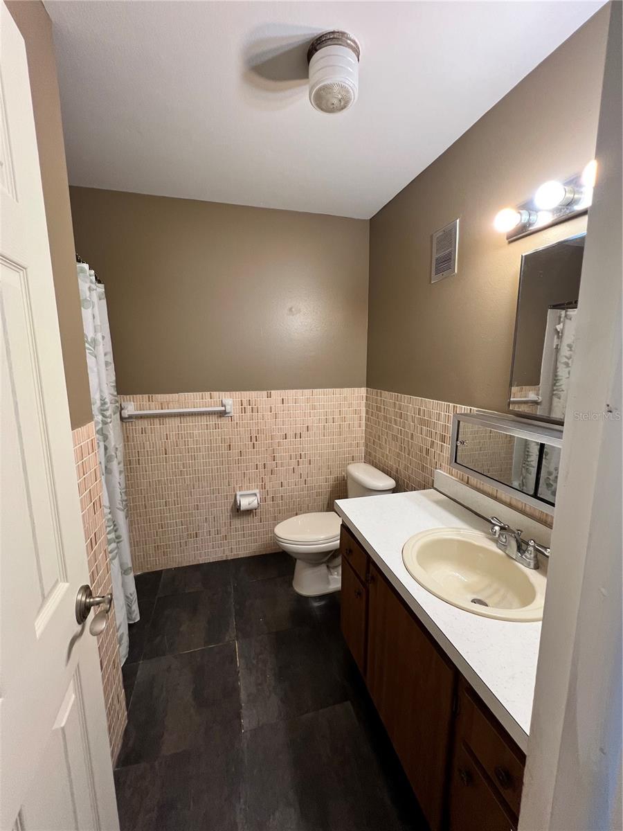 Image 6 of 14 For 4328 Edgewater Drive E205