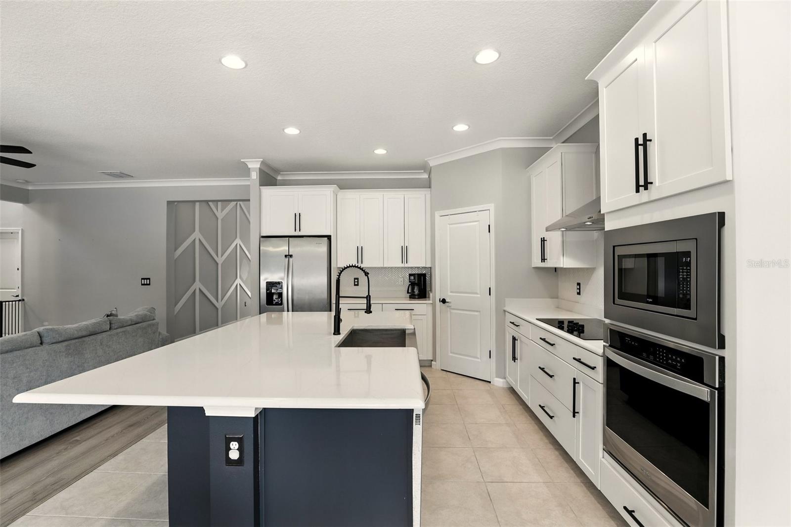 Image 11 of 44 For 726 Porter Rye Avenue