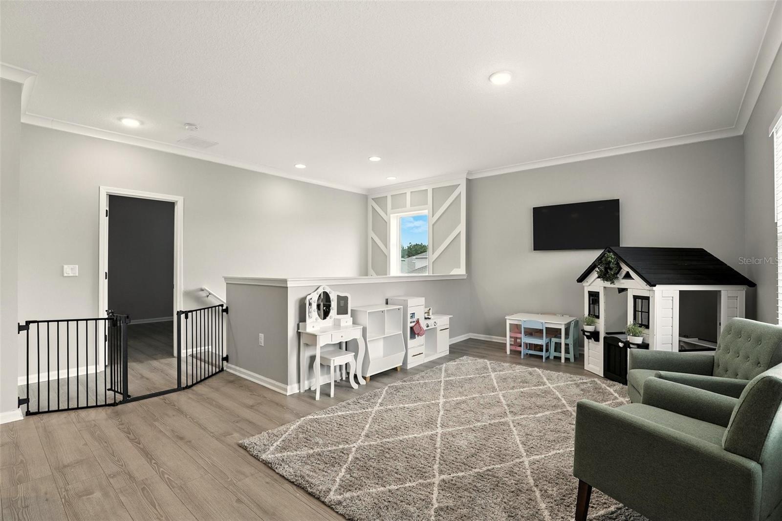 Image 17 of 44 For 726 Porter Rye Avenue