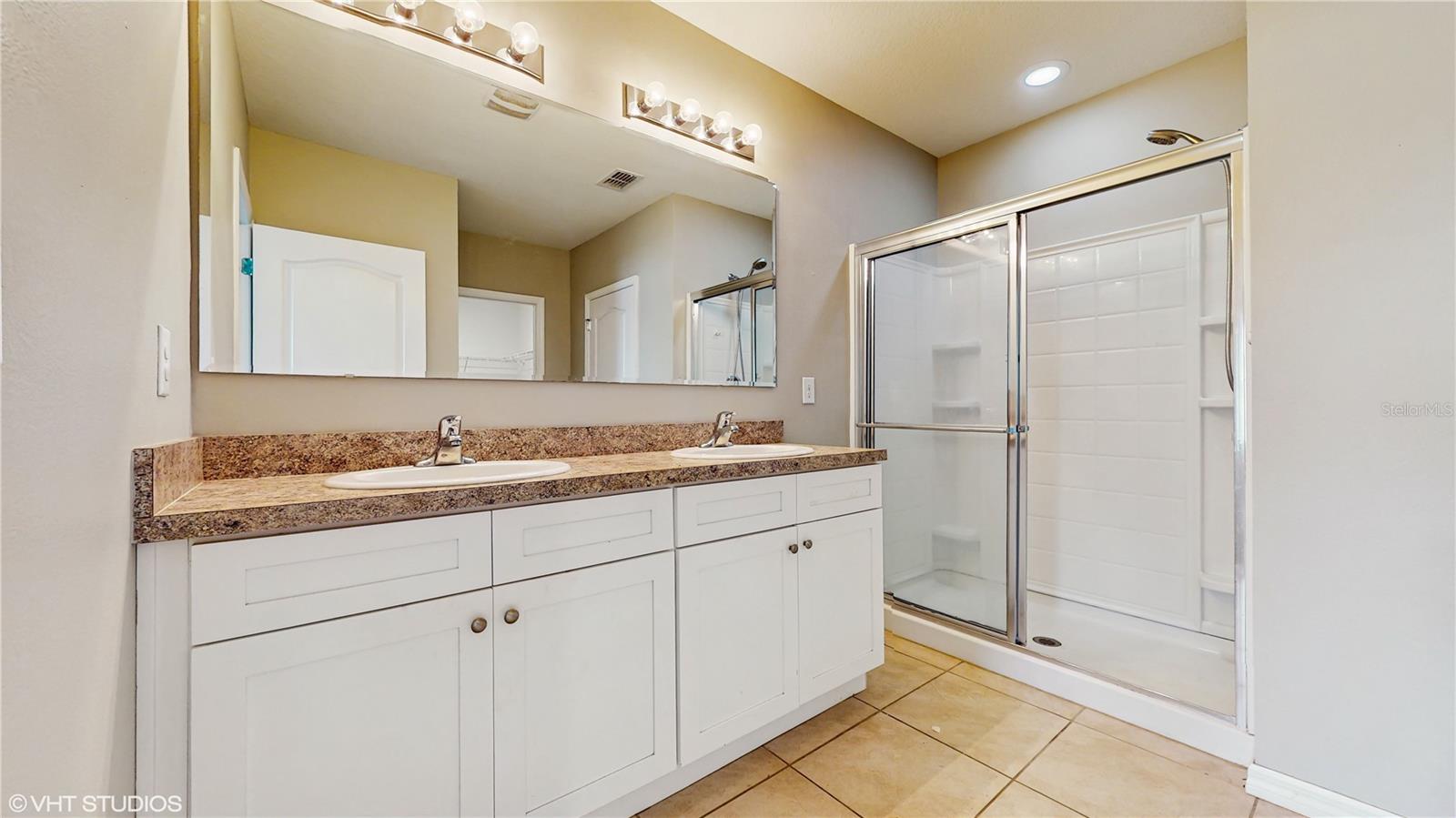 Image 16 of 38 For 2988 Gibraltar Boulevard