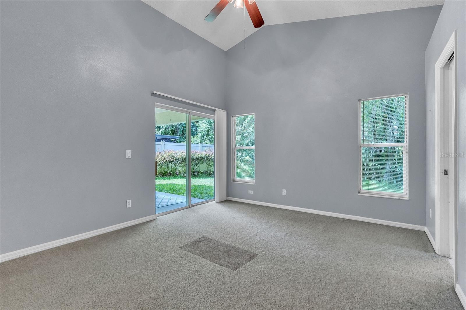 Image 21 of 52 For 4454 King Edward Drive