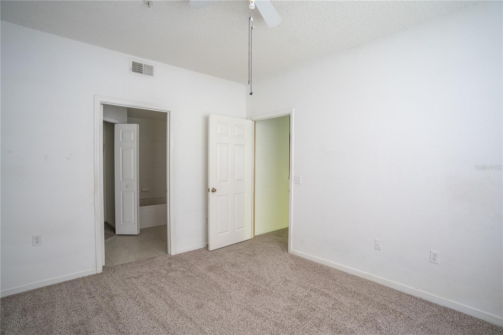 Image 9 of 22 For 13037 Mulberry Park Drive 5211