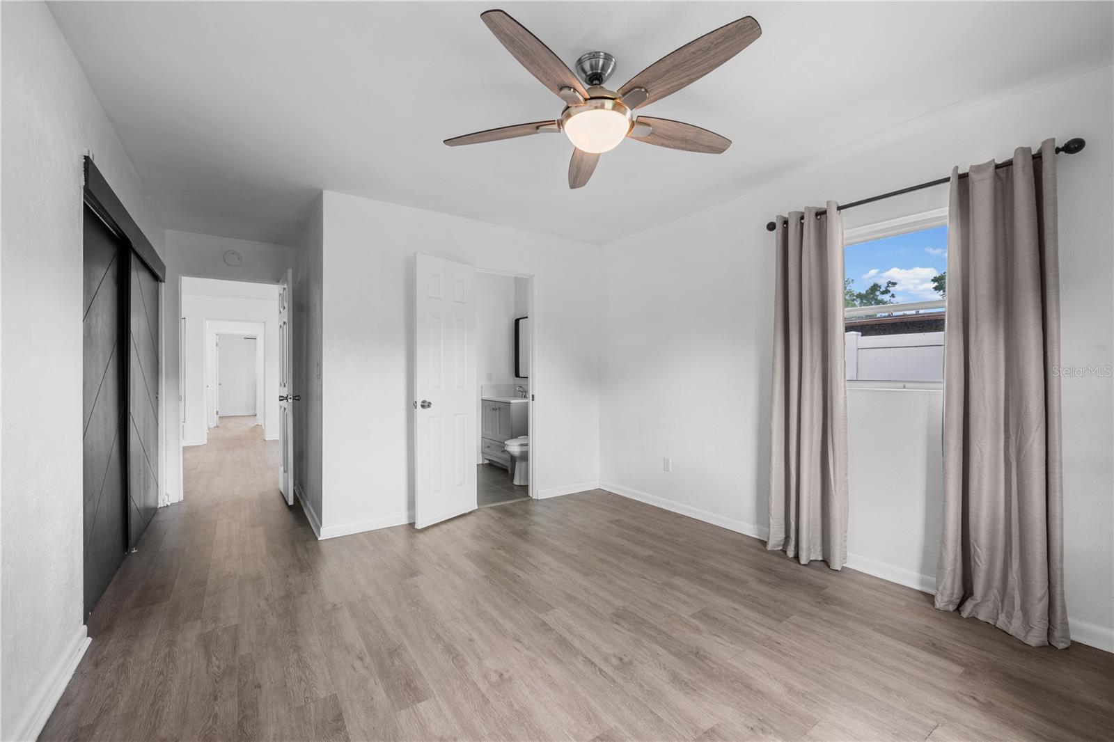 Image 23 of 36 For 601 Oranole Road