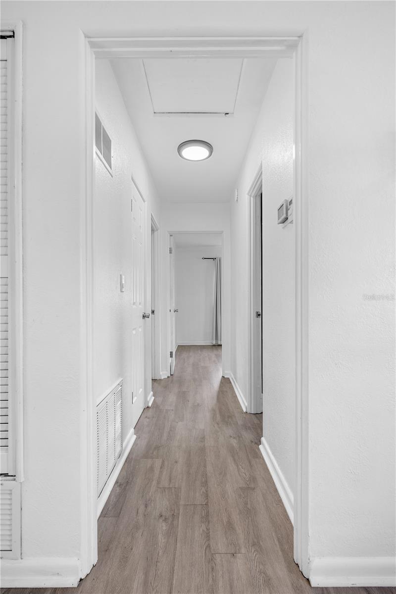 Image 28 of 36 For 601 Oranole Road