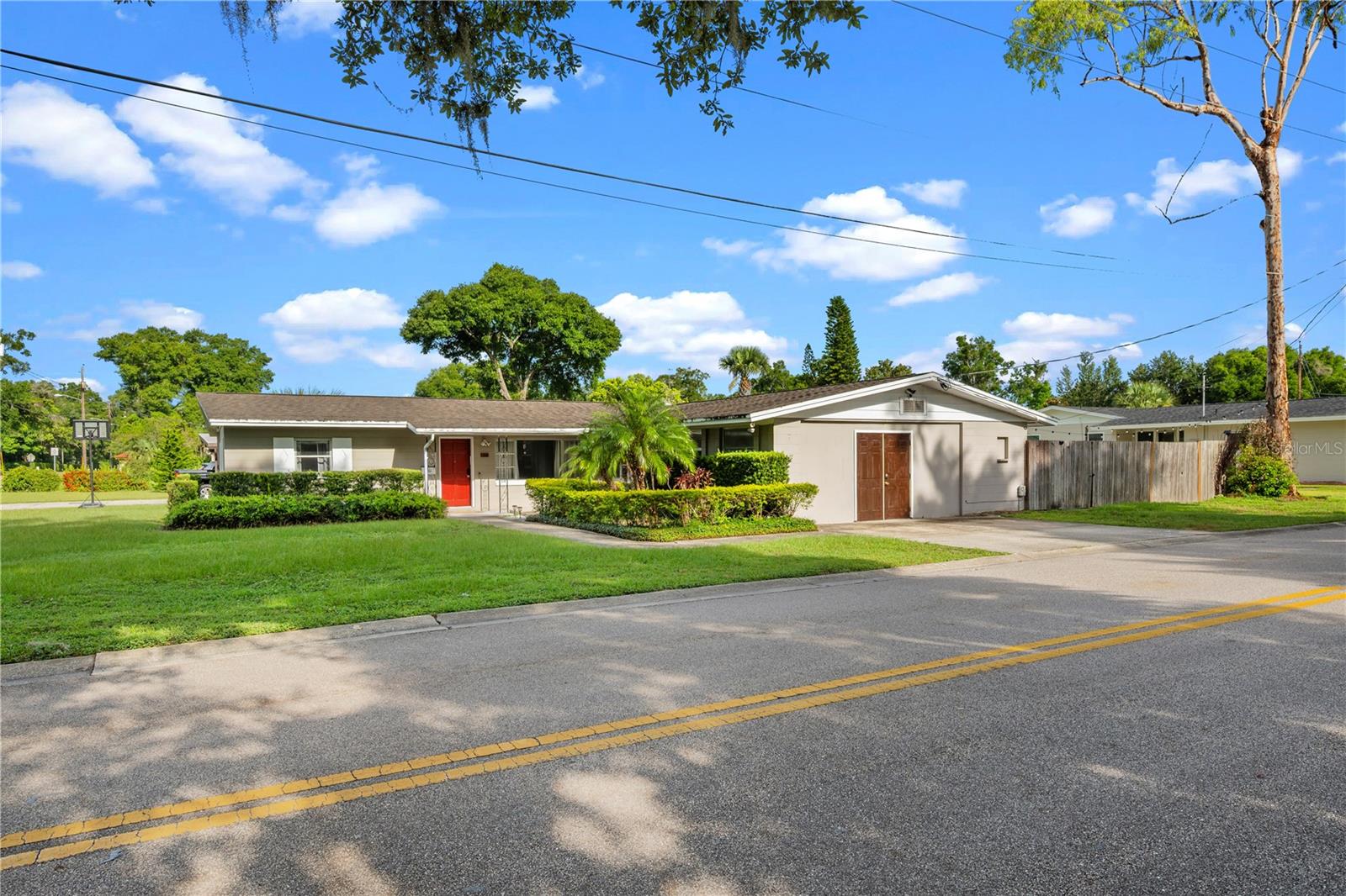 Image 3 of 36 For 601 Oranole Road