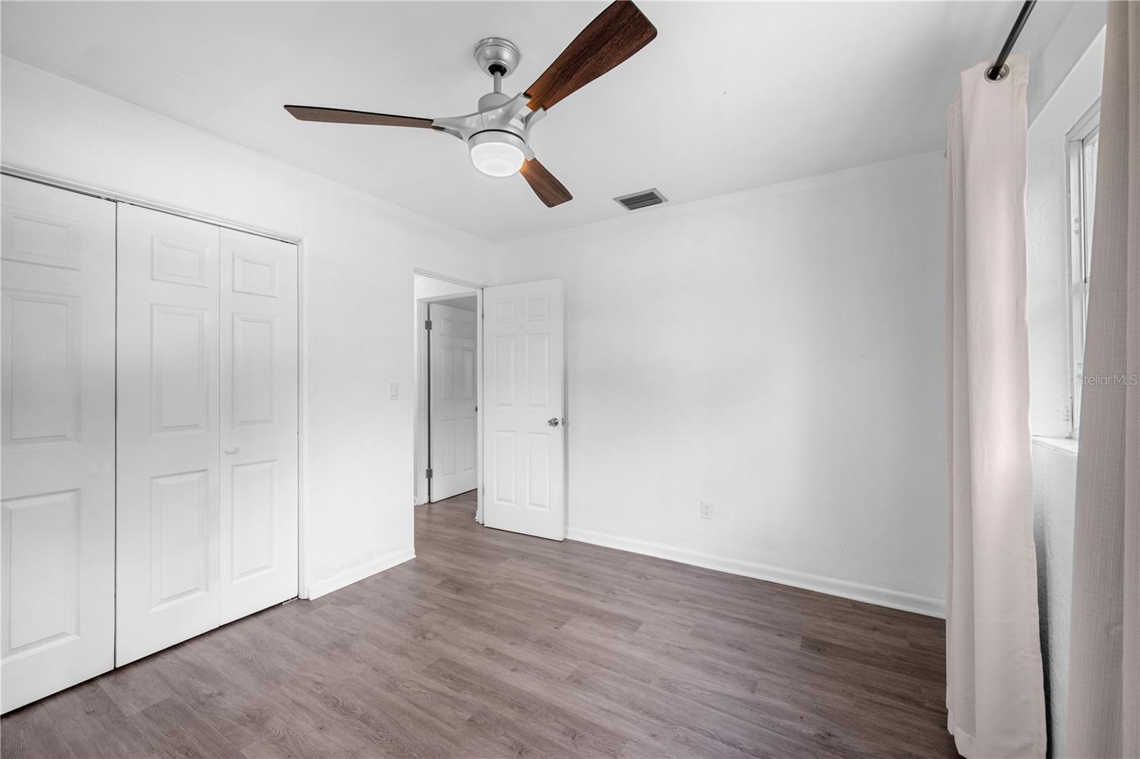 Image 30 of 36 For 601 Oranole Road