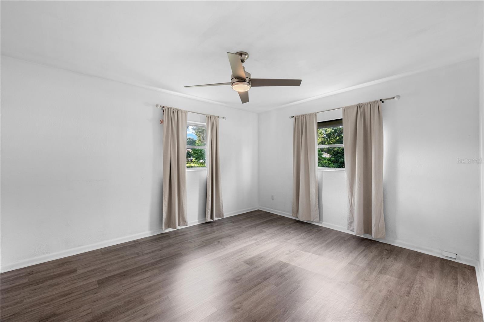 Image 32 of 36 For 601 Oranole Road
