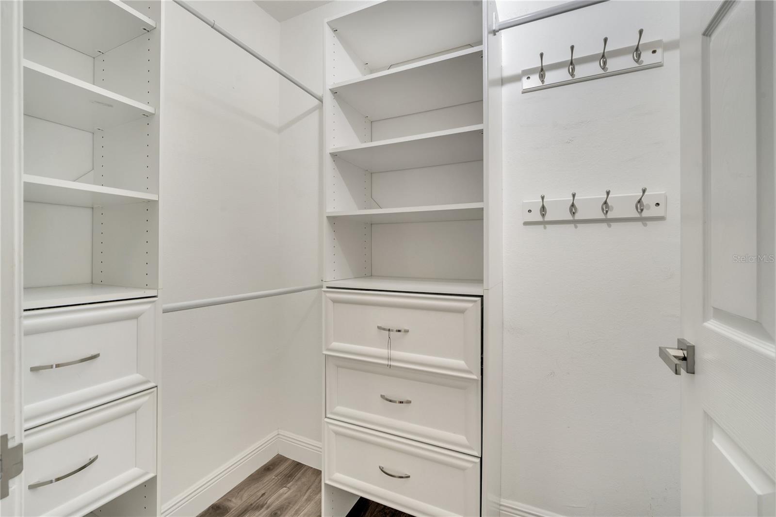 Image 17 of 28 For 6524 Swissco Drive 1028
