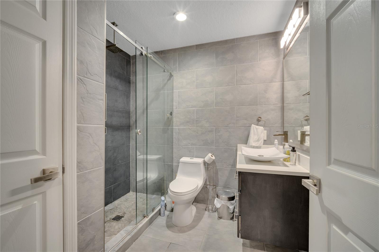 Image 21 of 28 For 6524 Swissco Drive 1028