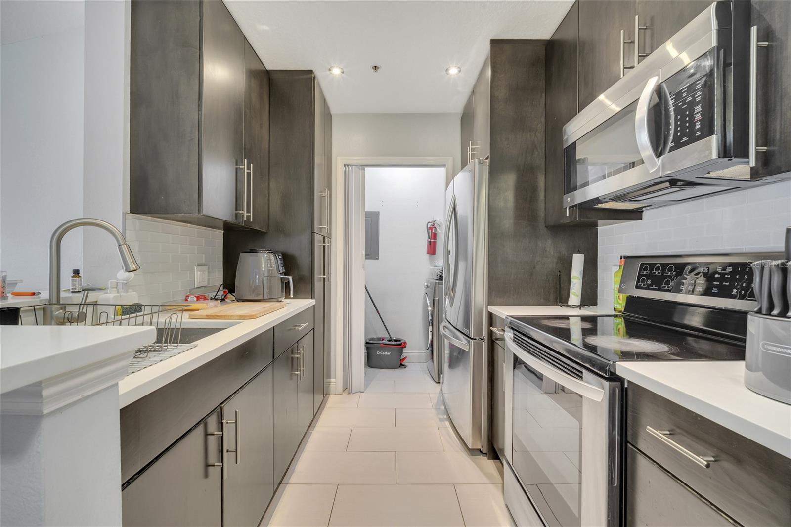 Image 9 of 28 For 6524 Swissco Drive 1028
