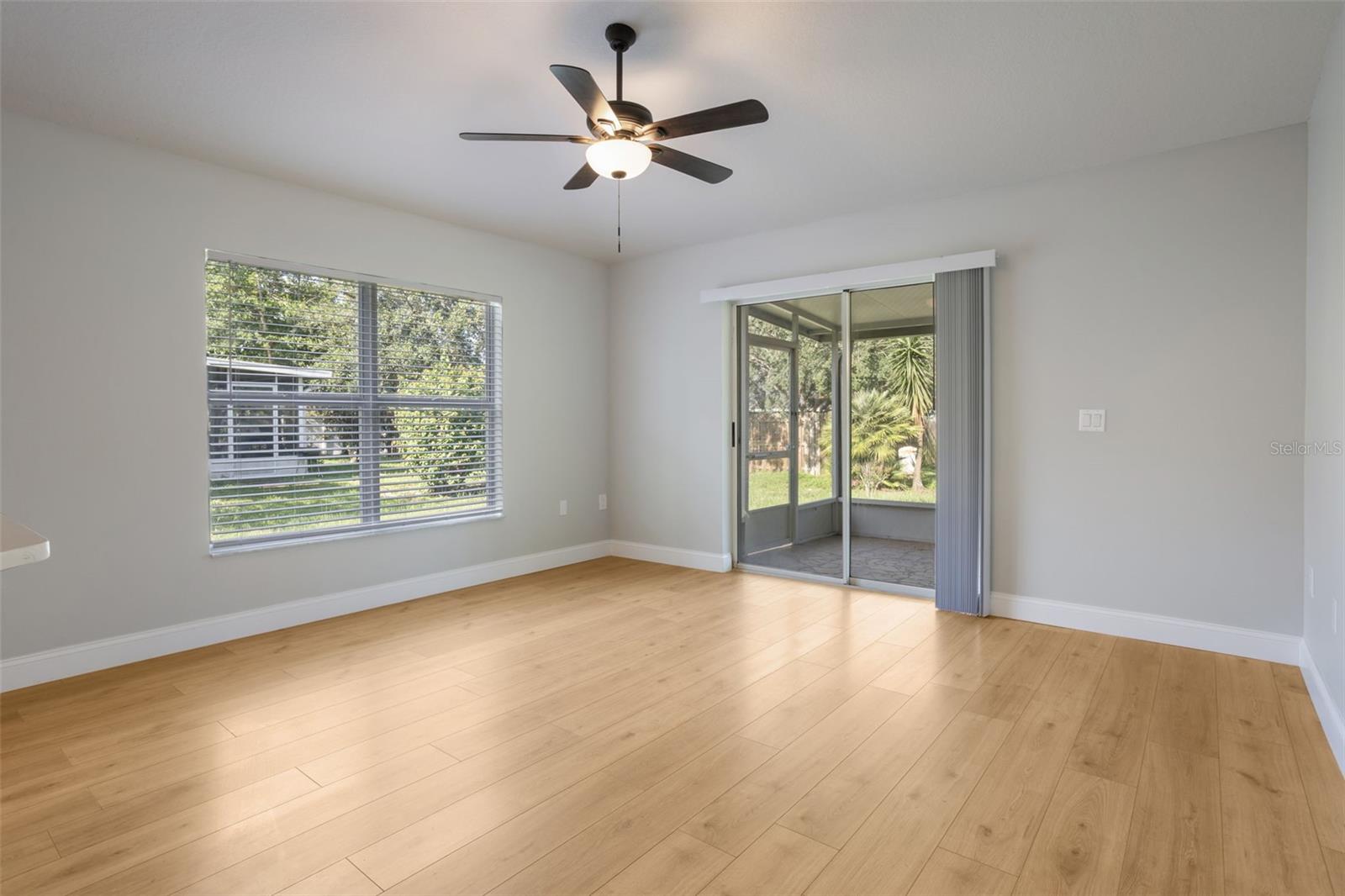 Image 10 of 30 For 988 Vanderbilt Drive