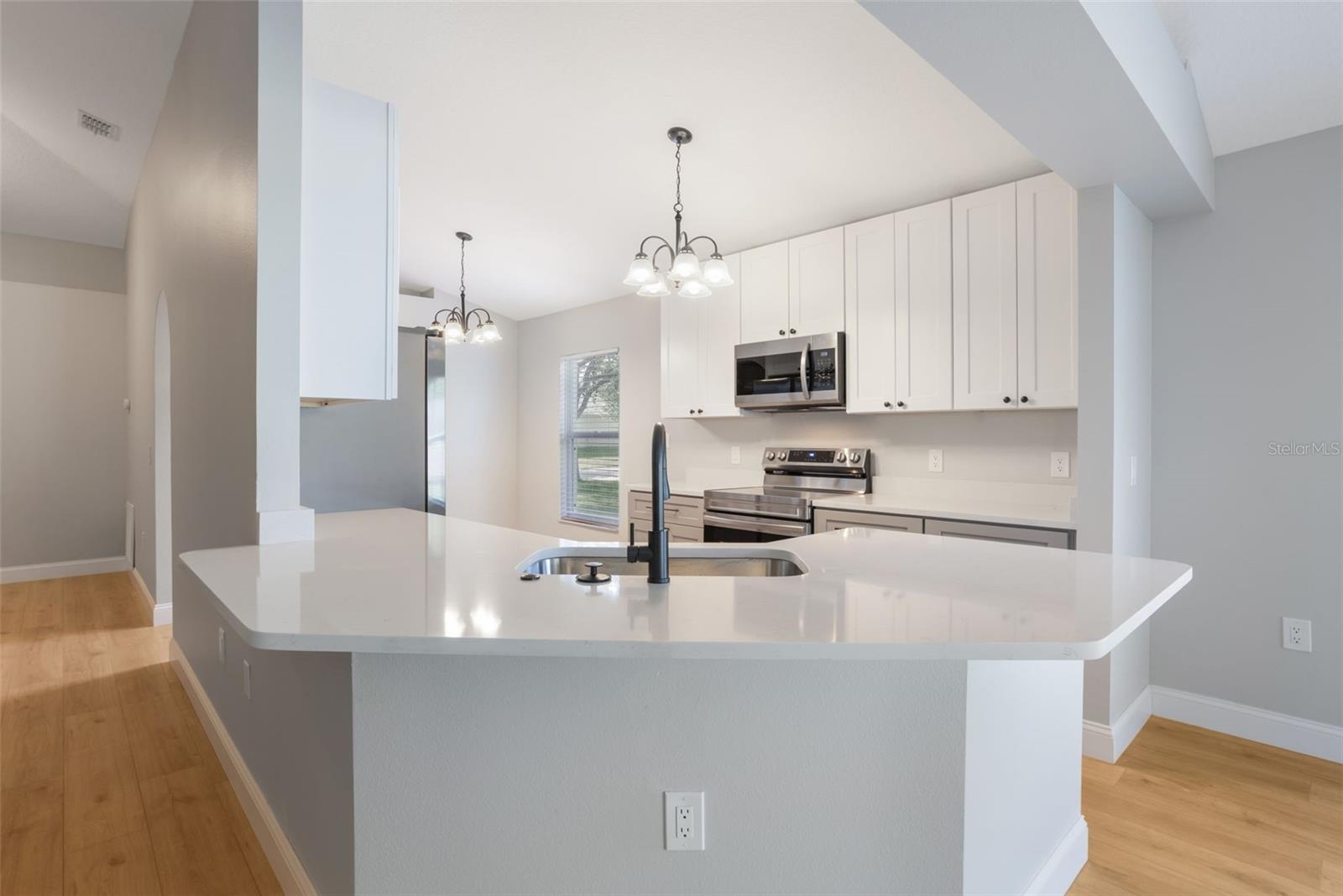 Image 12 of 30 For 988 Vanderbilt Drive
